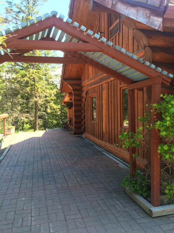 קלונה Hitching Post Resort מראה חיצוני תמונה