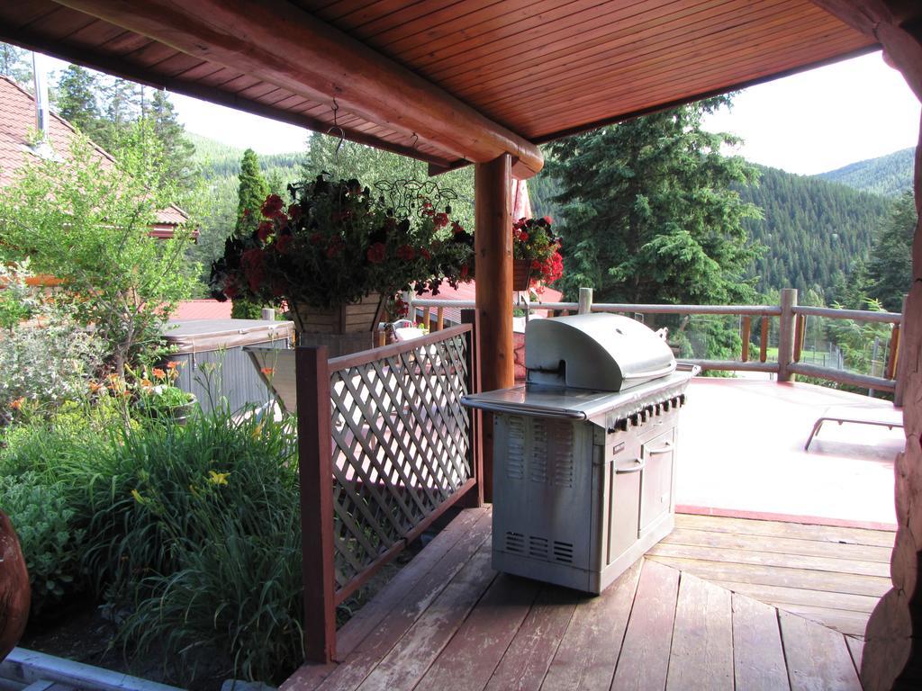 קלונה Hitching Post Resort מראה חיצוני תמונה