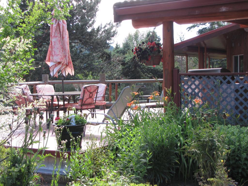 קלונה Hitching Post Resort מראה חיצוני תמונה